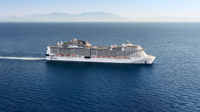MSC Virtuosa Schiff