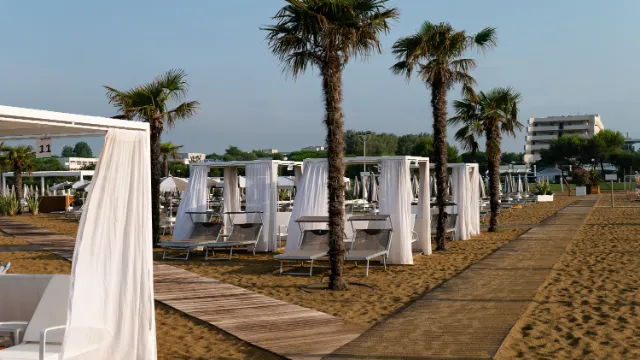 Savoy Beach Hotel & Thermal SPA - Strand