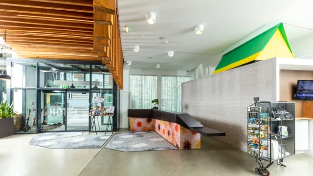 Eingang, Hotel Zeitgeist Wiener Hauptbahnhof