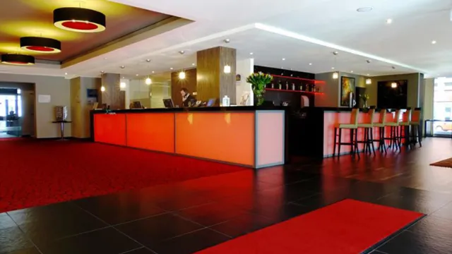 Rezeption und Hotelbar