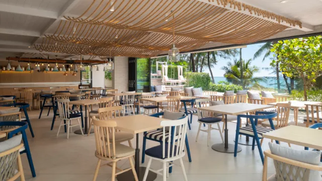 Radisson Blu Maikhao Beach, Restaurant